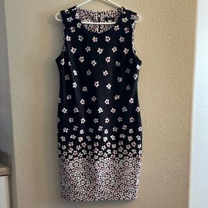 Womens Tommy Hilfiger size 12 short sleeved dress